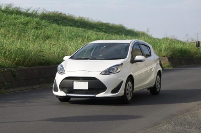 トヨタ ヤリスとアクアを徹底比較!見た目や性能の違いを見てみよう