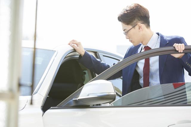 車にも上座 下座がある 車に乗る際のビジネスマナーのポイントとは 新車 中古車の ネクステージ