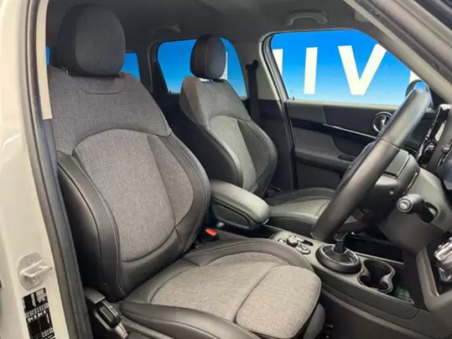 ミニ クロスオーバーの新型モデルが日本発売!魅力や類似車種をチェック