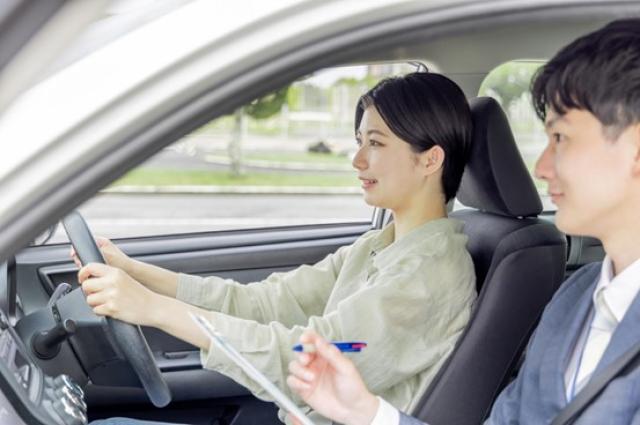 車の運転練習はどこでする?初心者におすすめの場所と一人で上達する方法|中古車の【ネクステージ】