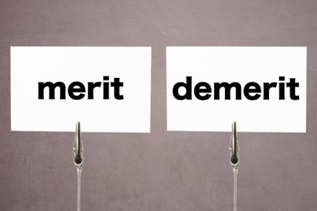 ヘッドライトは自分で交換できる？取り付けの手順や注意点を紹介