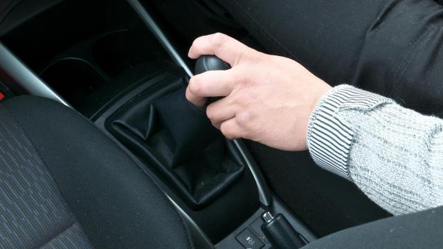 ミッション車とは?特徴や運転するコツ、おすすめの5車種も紹介!