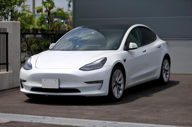 FF車(フロントエンジン・フロントドライブ)とは?FR車との違いを解説