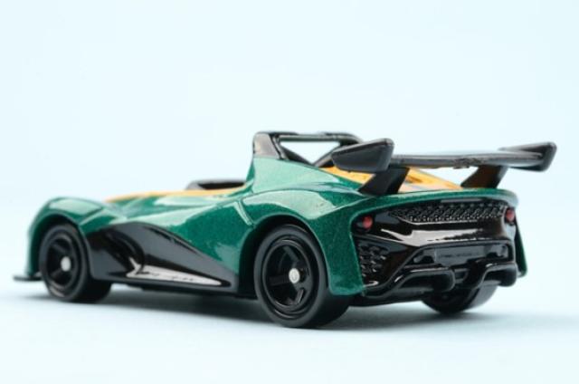 ロータス エミーラの価格を調査！比較したい輸入車・日本車6車種も紹介