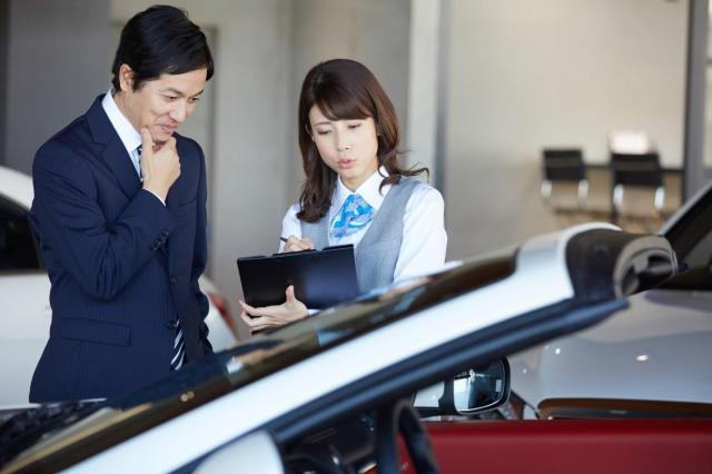 【2024年版】中古車価格が推移する要因は?安い時期と現状をチェック