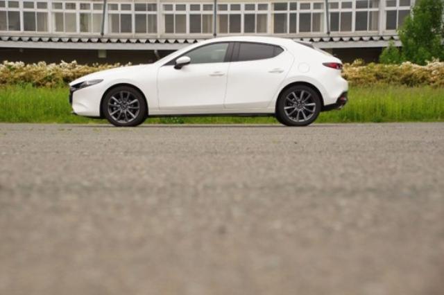 マツダ3のマイナーチェンジでの変更点は?今までの改良内容やライバル車種