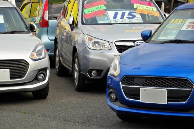 車のピーピー音は何？駐車中・発進時・走行中それぞれの原因と対処法まとめ