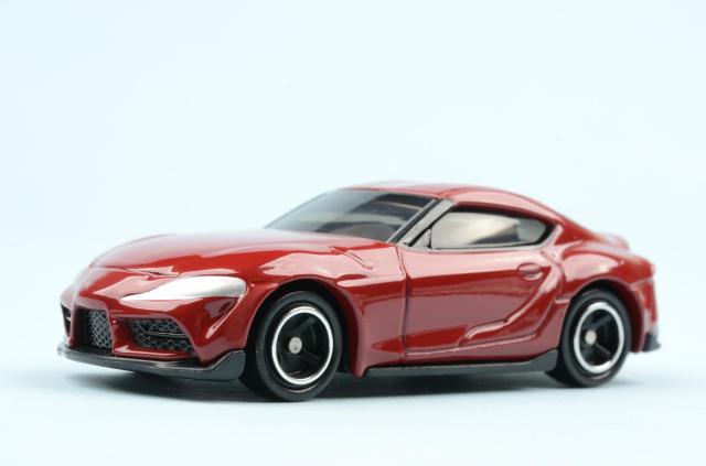 カムリの旧型と現行型を比較!内外装や性能面、類似車種もチェックしよう