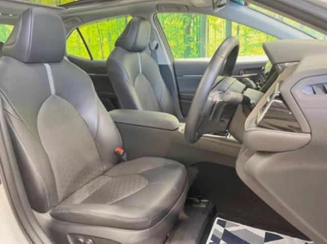 カムリの旧型と現行型を比較!内外装や性能面、類似車種もチェックしよう