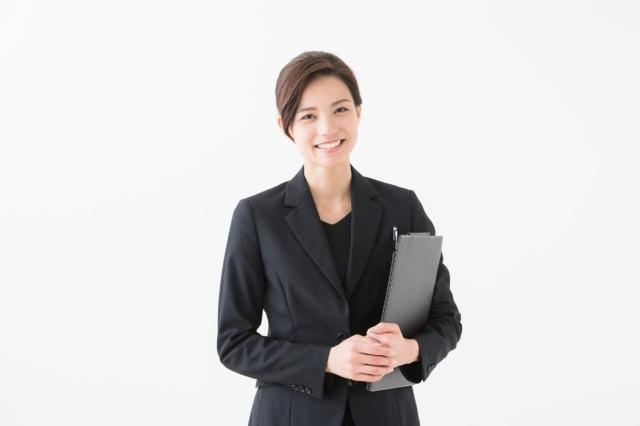 スカイラインとはどのような車？現行モデルの基本スペックを紹介