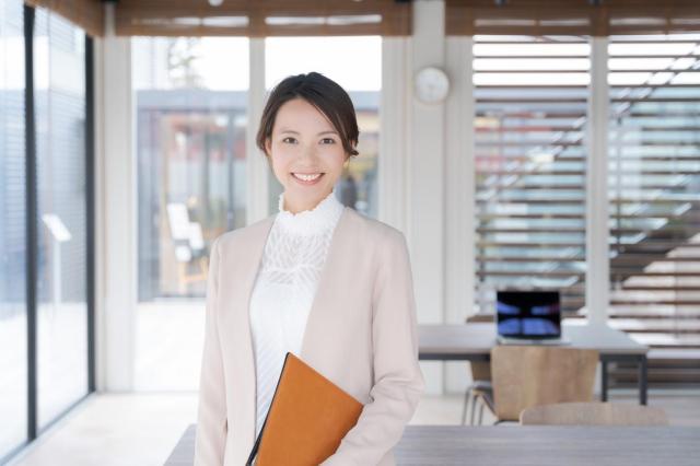 CX-30はエレガントさが魅力のSUV！特徴やパワートレインの種類まとめ