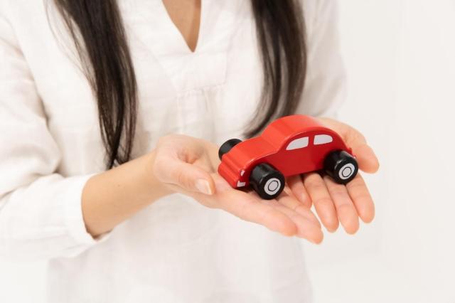 プリウスαは優れた環境性能と開放的な車内空間を持つステーションワゴン