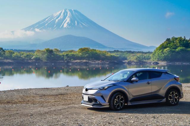 トヨタCH-Rとホンダ ヴェゼルは何が違う？特徴や性能を徹底比較！