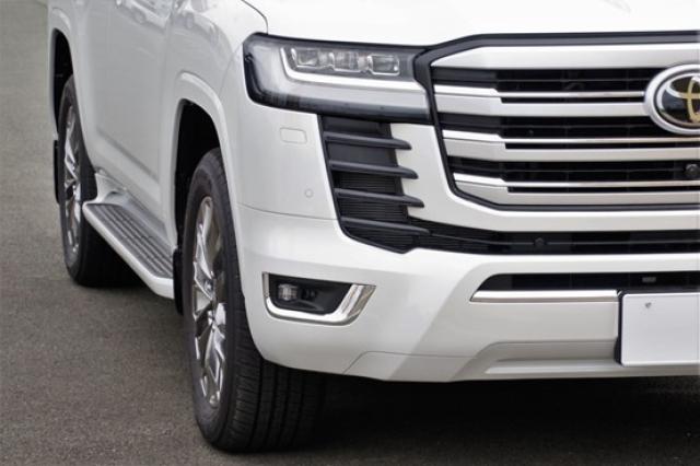 ランドクルーザー300のフロントマスク