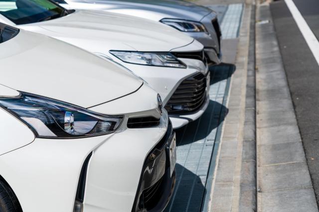 カムリとクラウンならどっち派?比較とトヨタ車以外のセダン3選