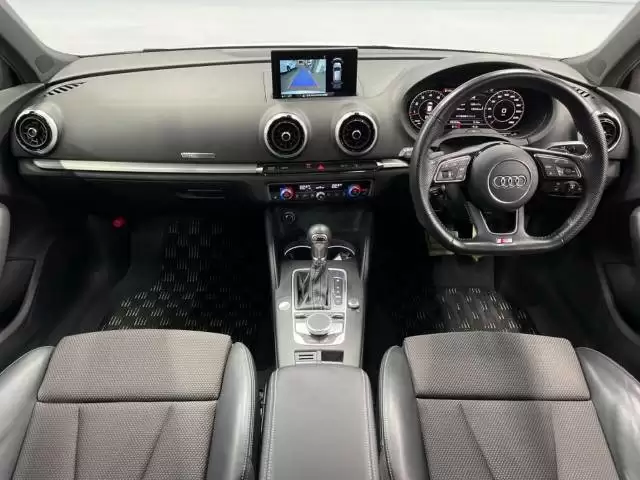 A3シリーズはアウディの小さな高級車をテーマにしたコンパクトカー