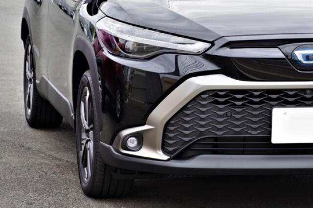 カローラクロスの燃費はどのくらい?エンジンの特徴やライバル車種との比較