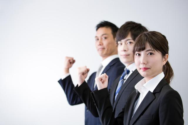 カローラツーリングの燃費はどのくらい?競合車種との燃費の違いも比較