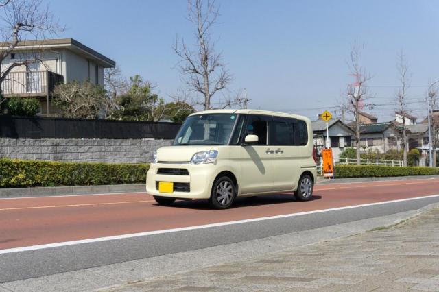 タントでエンジン警告灯が点灯する原因や対応を解説！警告灯の種類も必見