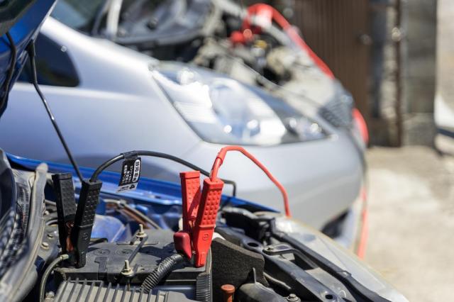 ヴィッツのエンジンがかからない場合に試したいこととは?要因も解説