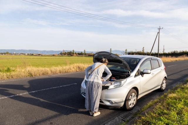 ヴィッツのエンジンがかからない場合に試したいこととは?要因も解説