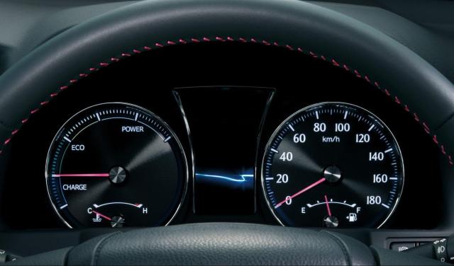 2013年に限定販売されたピンクのクラウンの気になる中古車相場