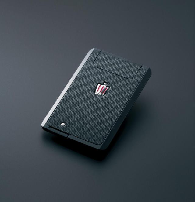 2013年に限定販売されたピンクのクラウンの気になる中古車相場