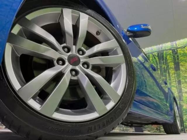 インプレッサの涙目モデルとは?発売時期や丸目からの進化をご紹介