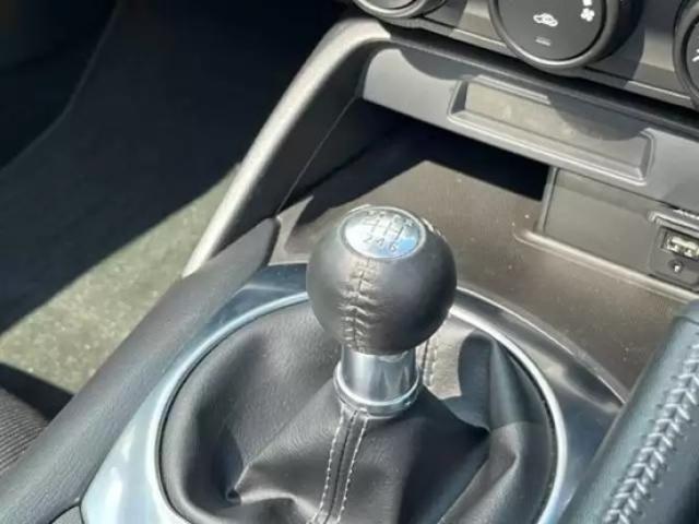 現行マツダ ロードスターの内装・外装を画像とともに紹介!歴代モデルも解説