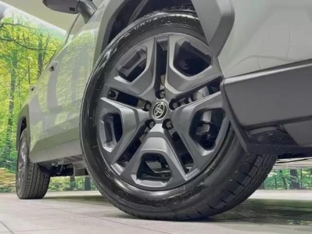 RAV4のボディカラーラインアップは？選び方のポイントや内装カラーも紹介