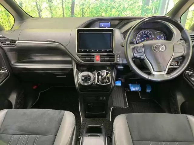 エスクァイアは高級感の漂う上級ミニバン！全グレードのスペックを紹介