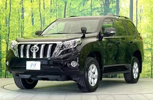 ランドクルーザープラドはトヨタが誇るライト系SUV！基本スペックを紹介