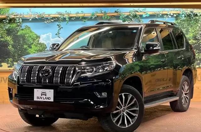 ランドクルーザープラドはトヨタが誇るライト系SUV！基本スペックを紹介