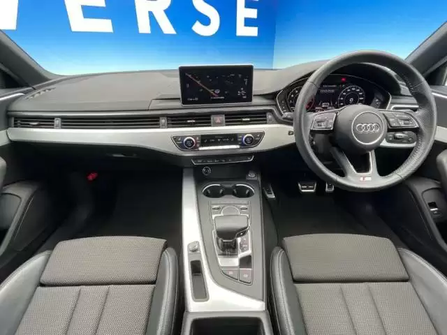 アウディA4の特徴とは？現行モデルのモデル展開やグレード展開を紹介