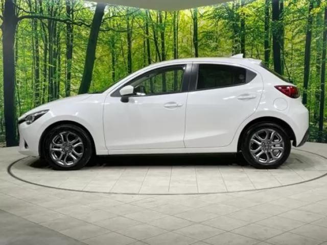 2018年式デミオのサイドビュー