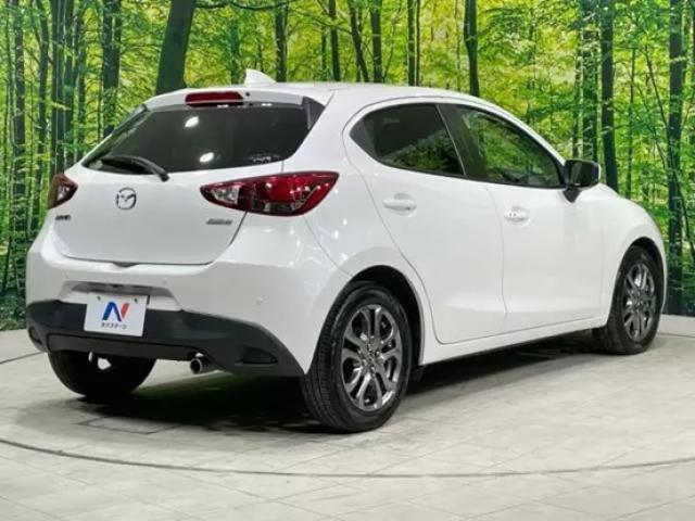 2018年式デミオのリアビュー