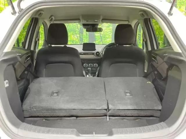 2018年式デミオの荷室