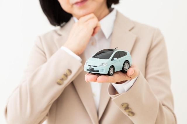 トヨタ車のタイヤ交換はどこでする?対応可能な店舗やディーラーの特徴