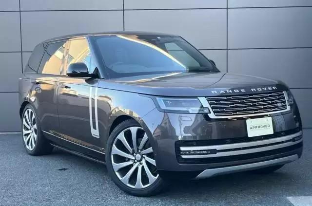 レンジローバーは究極のラグジュアリーが備わったSUV！基本スペックを