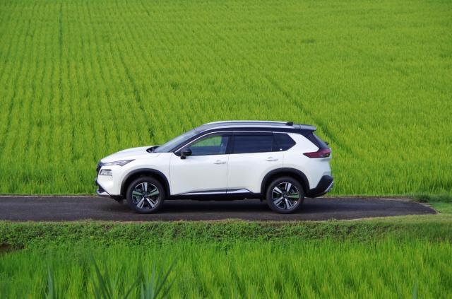 新型エクストレイルの内装をチェック!高級感高めるオプションも見逃せない