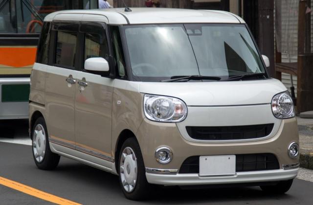 ワゴンRカスタムZはどのような特徴を持つ車？基本情報やライバル車を紹介