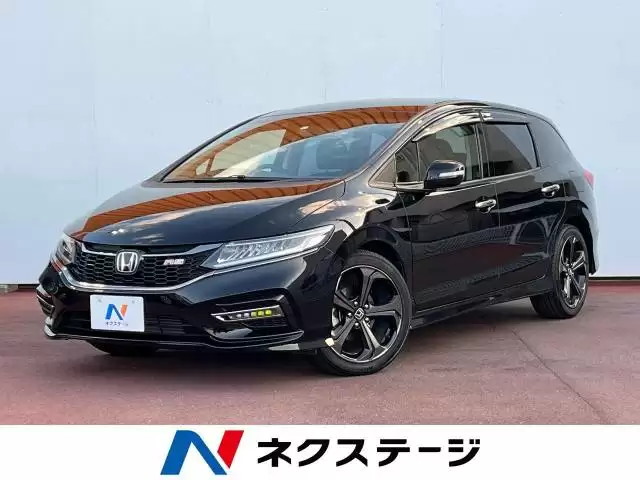 プリウスαのグレード選びを徹底解説！特徴の違いや判断ポイントをチェック