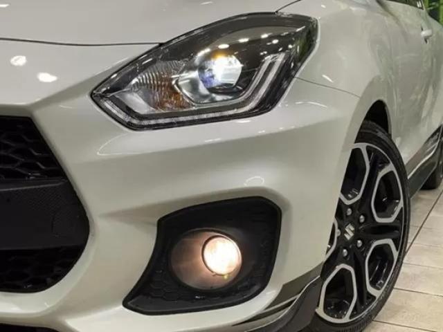 スイフトスポーツのヘッドライト