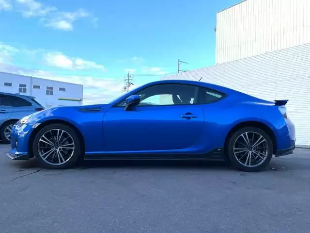 スバルBRZの燃費はどのくらい？ライバル車との違いを徹底調査