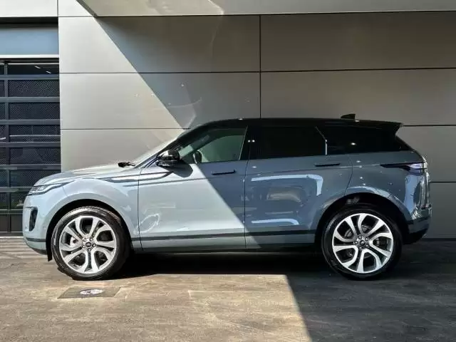 レンジローバーイヴォーク誕生の歴史とは？魅力やグレード展開も紹介