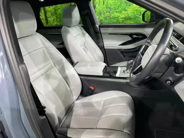 レンジローバーイヴォーク誕生の歴史とは？魅力やグレード展開も紹介