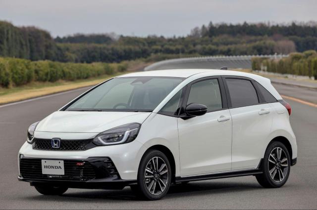 スズキが新型スイフトの発売を発表!先代モデルからの改良点を紹介