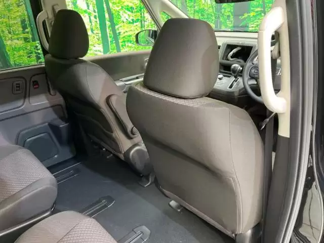 最小回転半径5.2mのフリード!扱いやすさや室内の特徴をご紹介