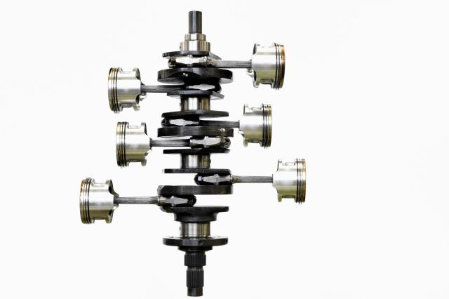 レヴォーグとクロストレック(旧:スバルXV)の特徴やスペックを徹底比較