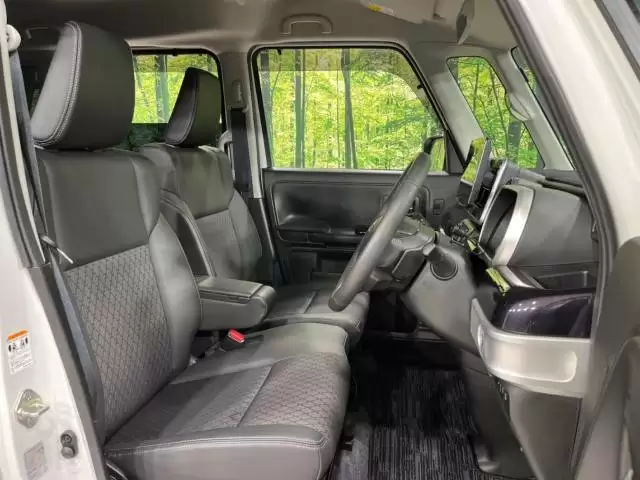 スペーシアカスタムの内装とは?上質感あふれるインテリアをチェック